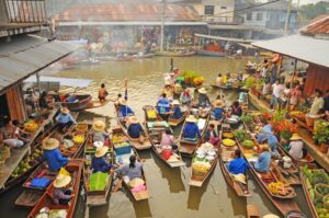 ตลาดน้ำอัมพวา
